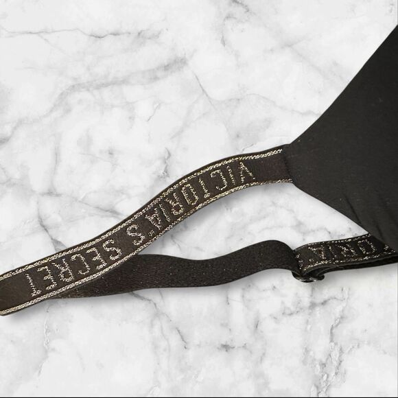 Victoria’s Secret Wireless Bra Size 32D Black Lightly Lined TShirt Logo Straps - Picture 2 of 6